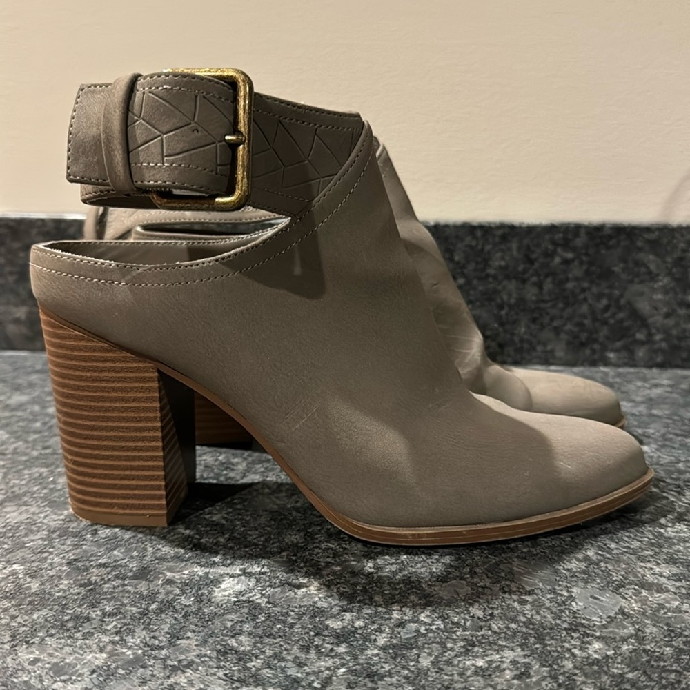Size 8.5 high heals